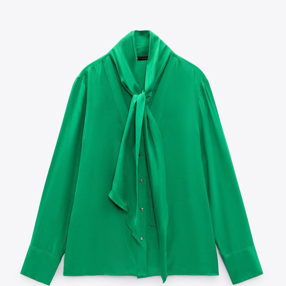 BLOUSE WITH TIED BOW
